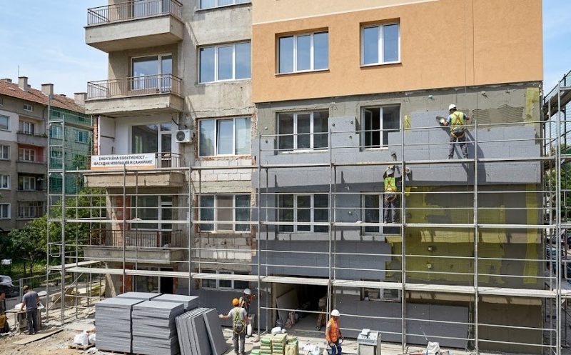 Фасадната изолация не се държи само на лепило: ролята на механичното закрепване